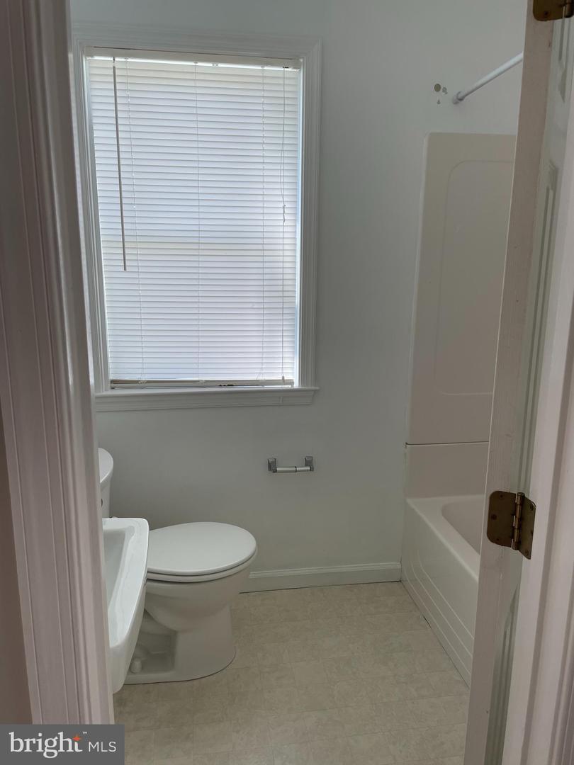 573 Fairfax Pike Property Photo 11