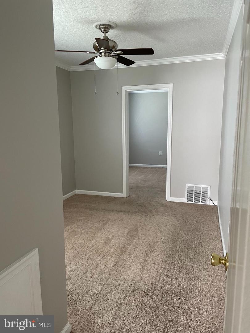 573 Fairfax Pike Property Photo 12