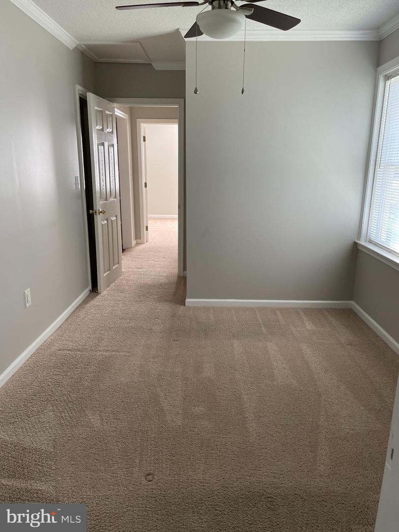 573 Fairfax Pike Property Photo 14