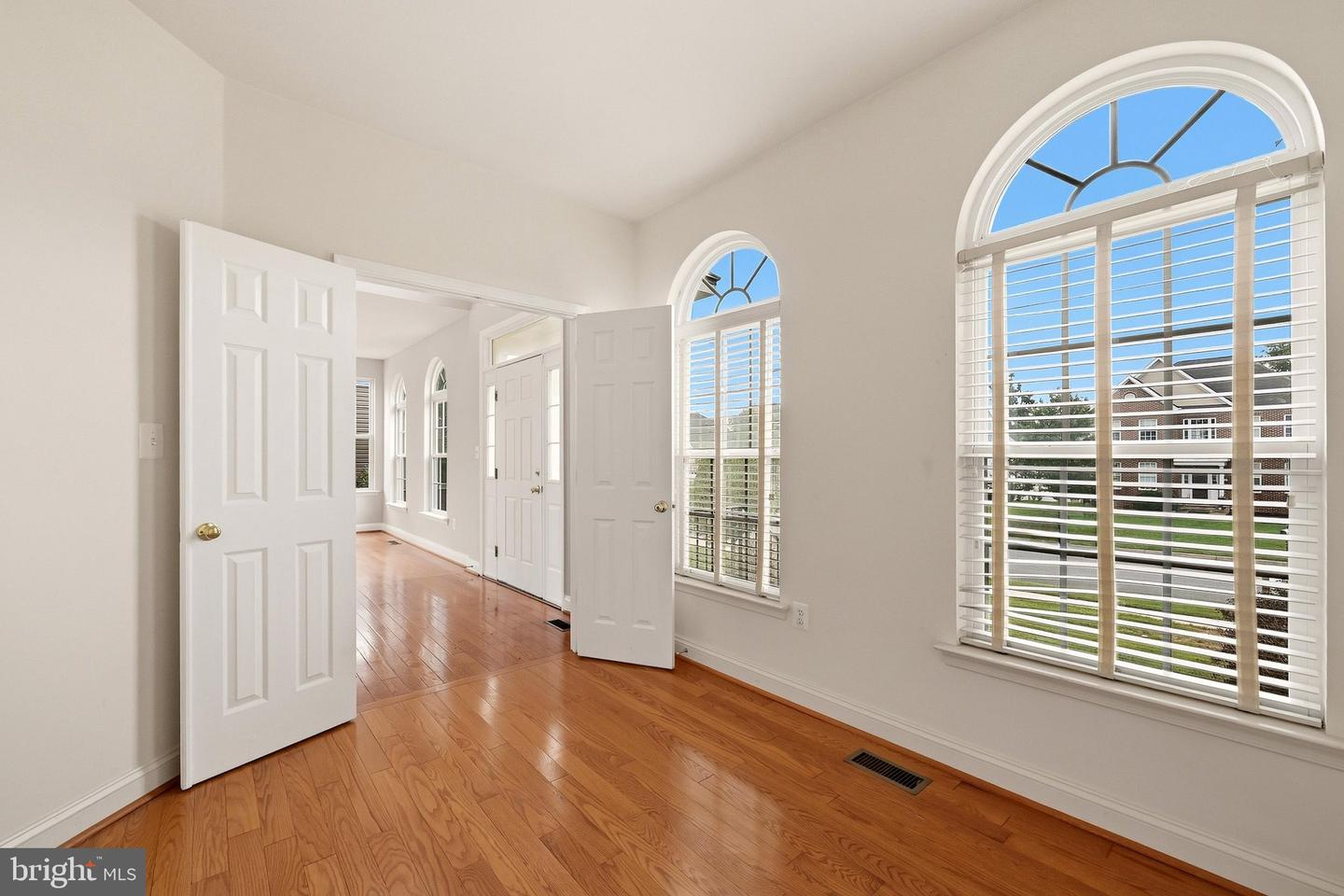 114 Nassau Dr Property Photo 3