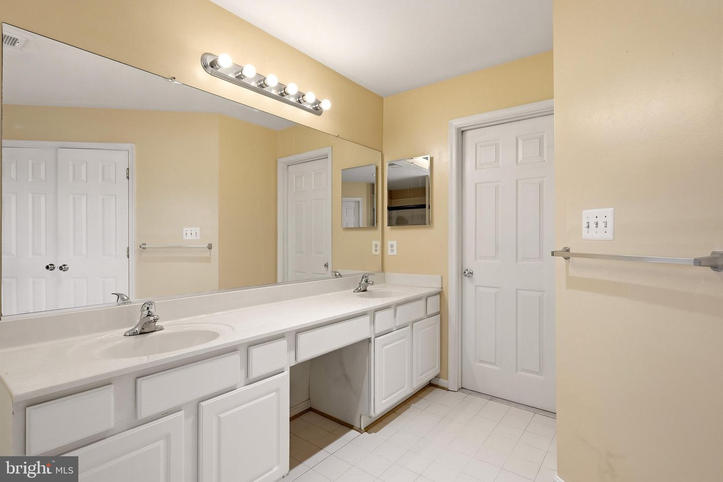 114 Nassau Dr Property Photo 38