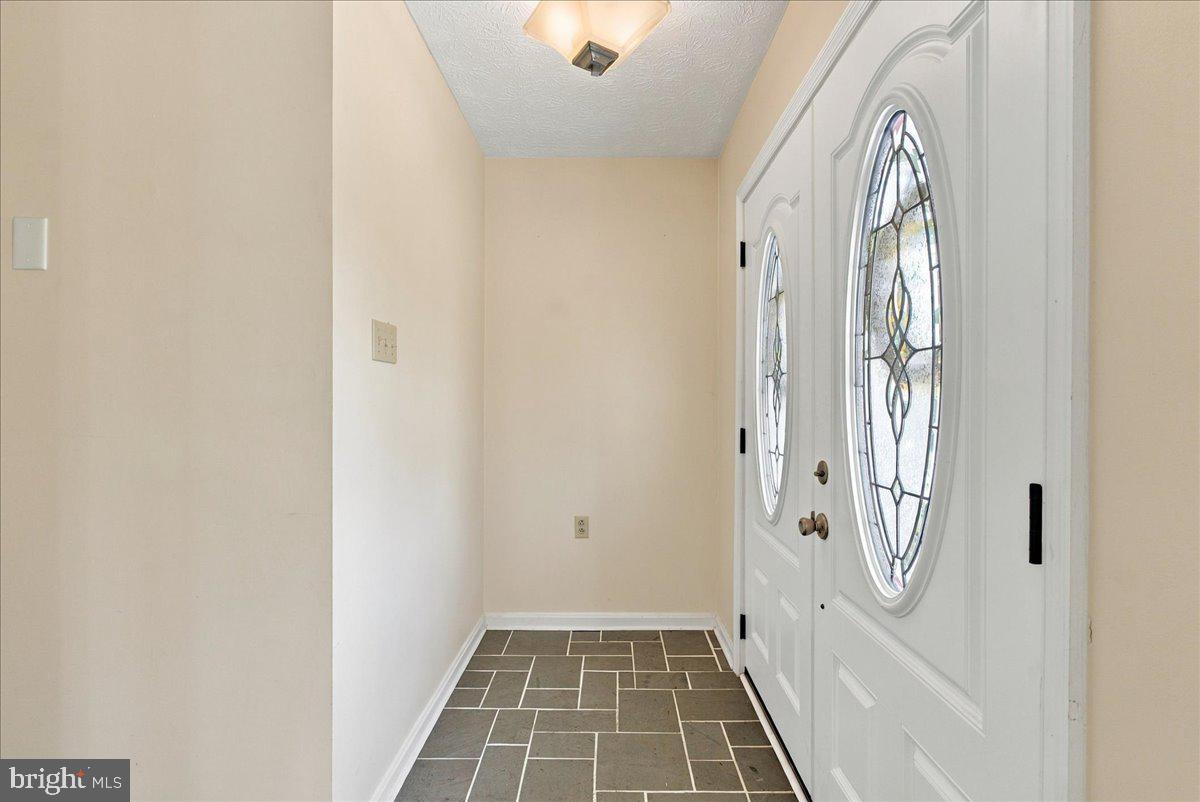 220 Greenfield Ave Property Photo 13