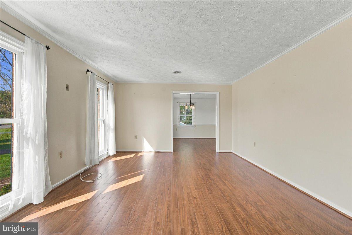 220 Greenfield Ave Property Photo 15