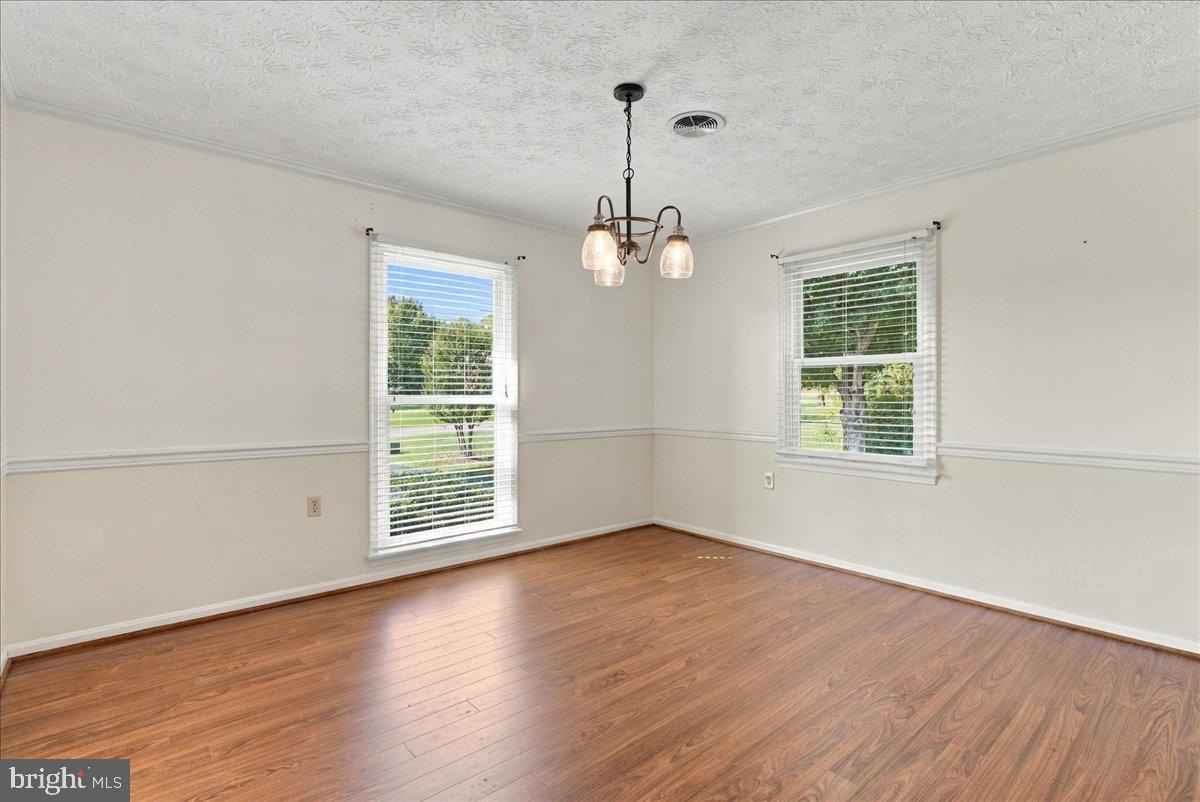 220 Greenfield Ave Property Photo 19