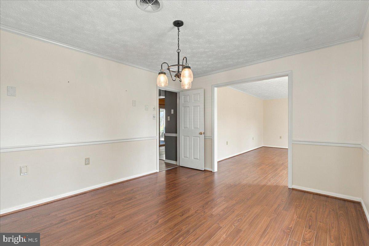 220 Greenfield Ave Property Photo 20