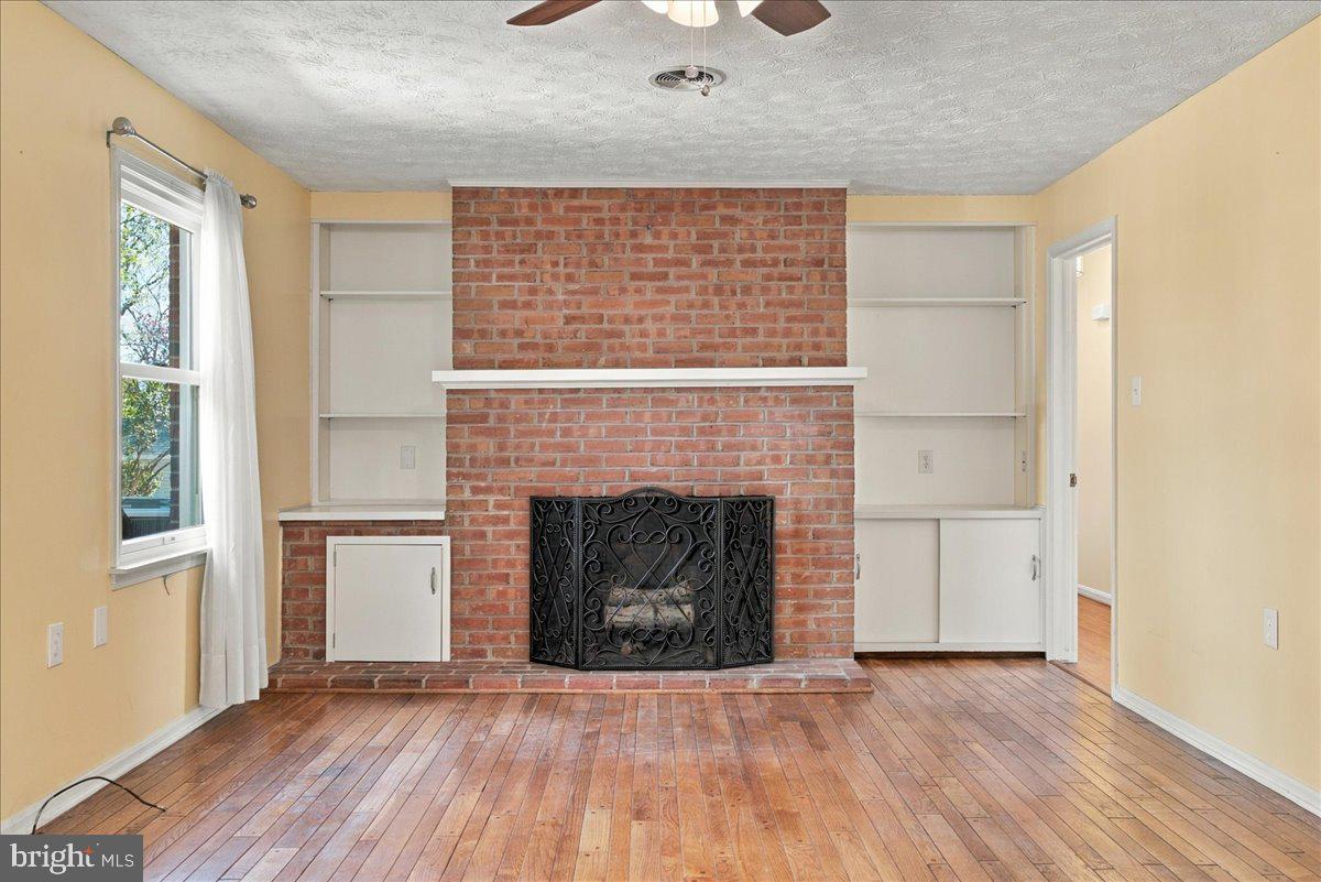220 Greenfield Ave Property Photo 26