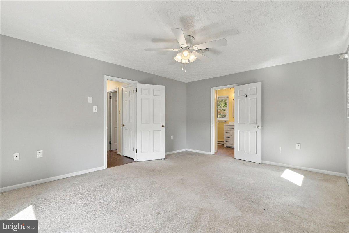 220 Greenfield Ave Property Photo 41
