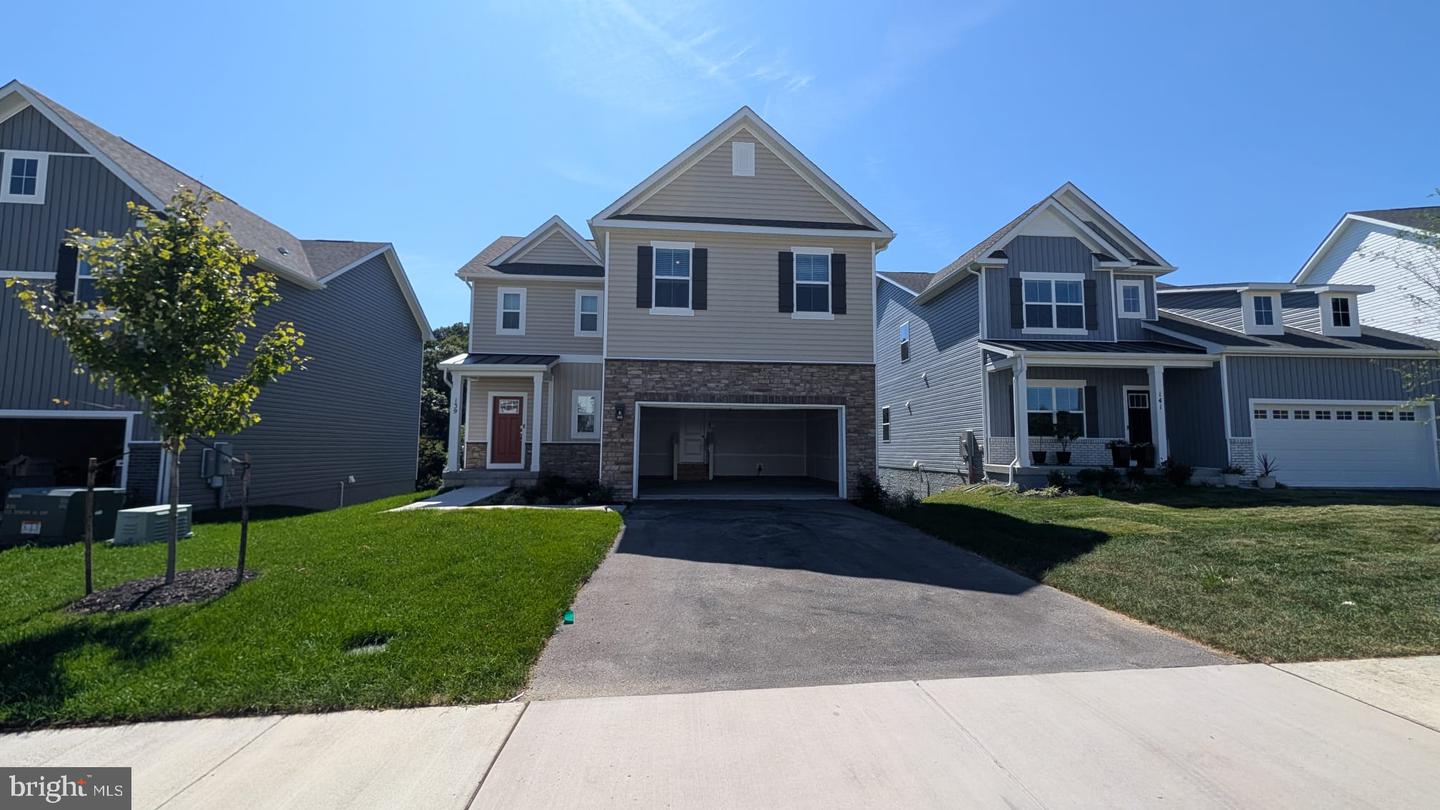 139 Wappinger Ter Property Photo 1