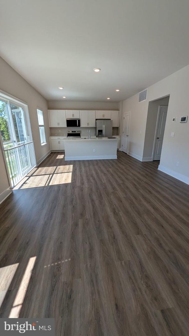 139 Wappinger Ter Property Photo 7