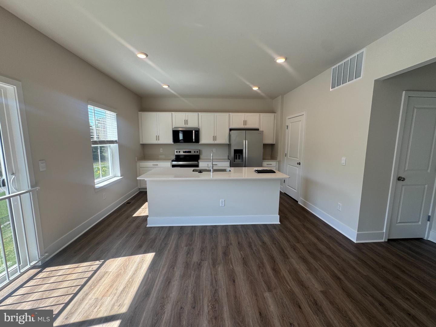 139 Wappinger Ter Property Photo 23
