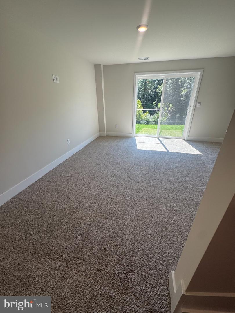 139 Wappinger Ter Property Photo 26