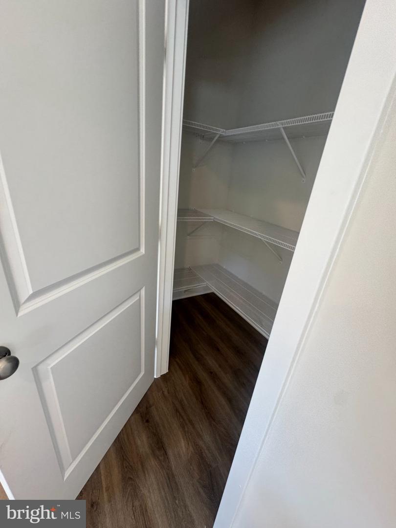 139 Wappinger Ter Property Photo 27