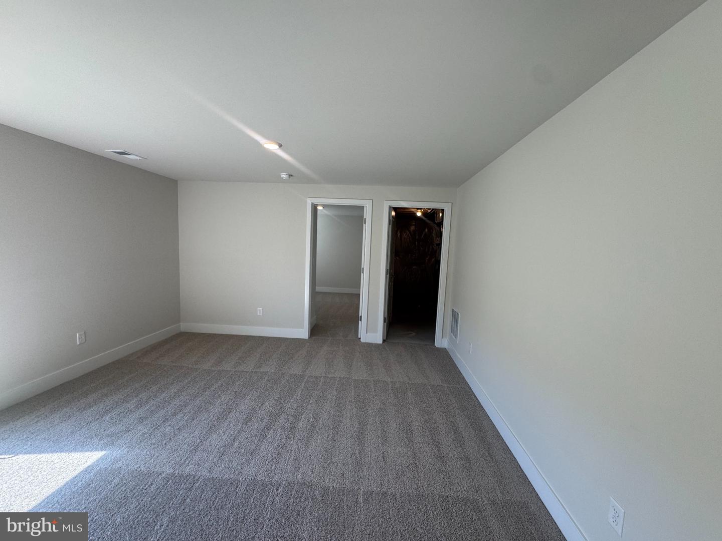 139 Wappinger Ter Property Photo 30