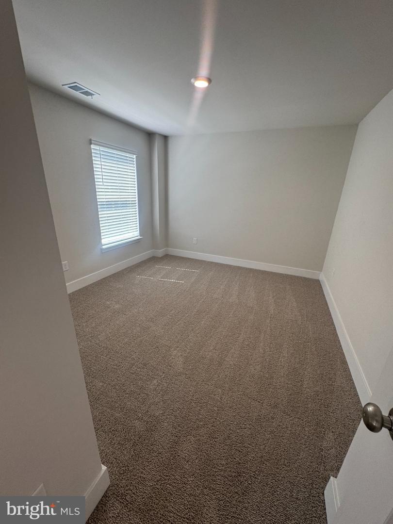 139 Wappinger Ter Property Photo 31