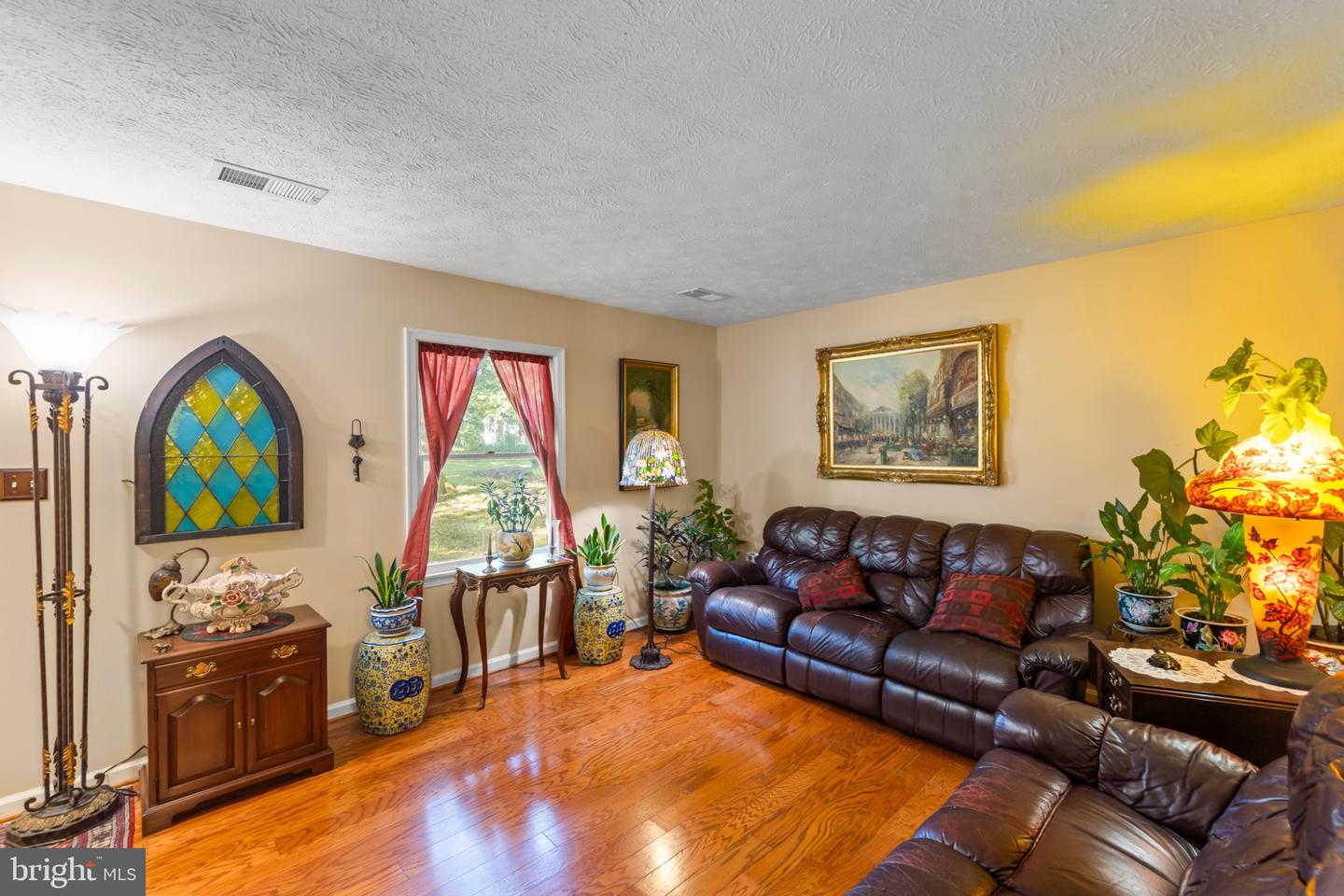 245 Glenridge Drive Property Photo 3