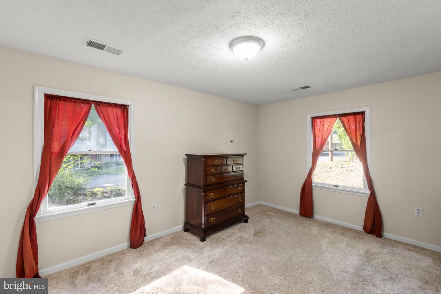 245 Glenridge Drive Property Photo 10