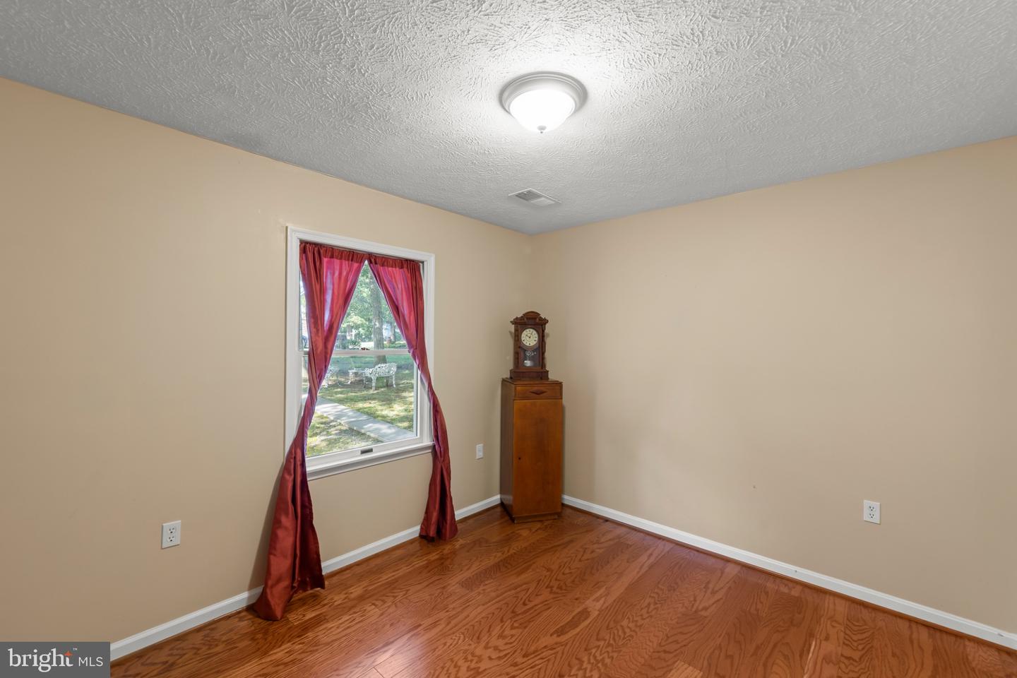 245 Glenridge Drive Property Photo 14