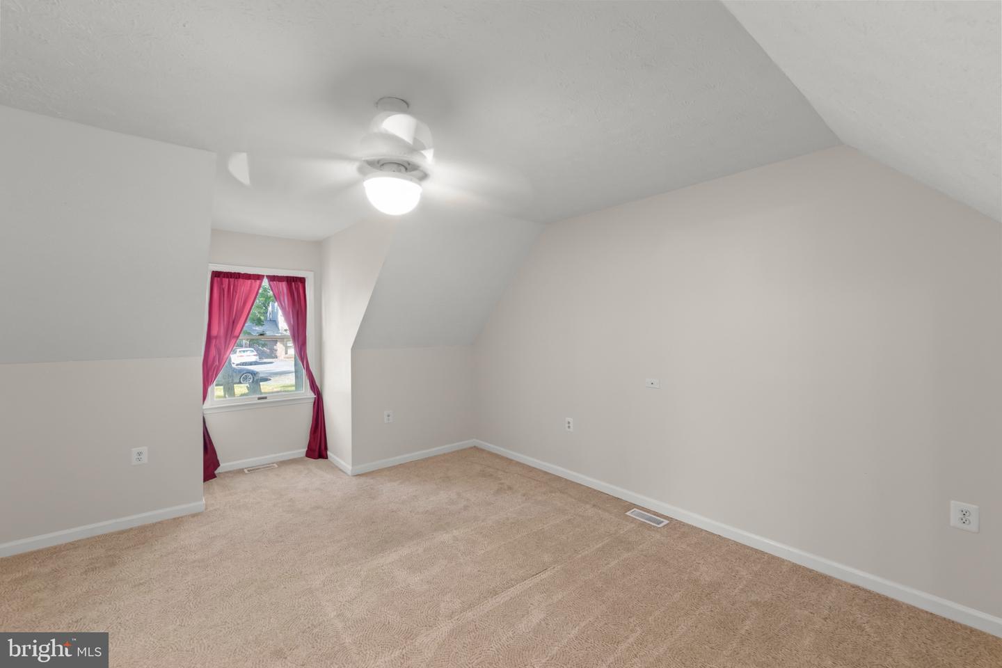 245 Glenridge Drive Property Photo 18