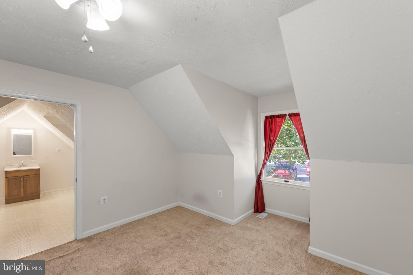 245 Glenridge Drive Property Photo 22