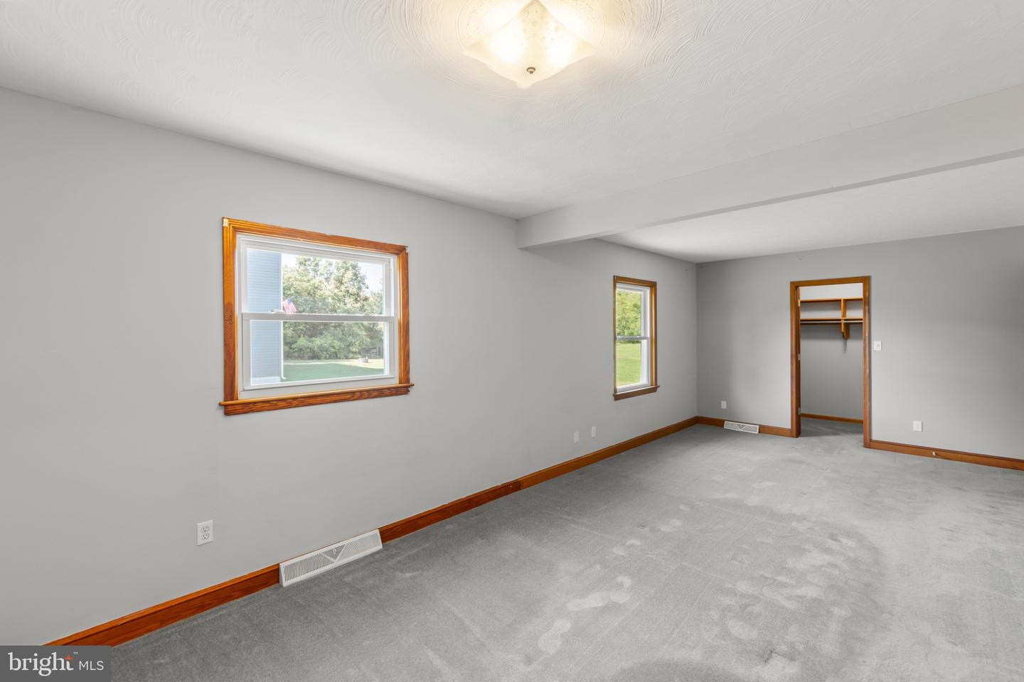 182 Front Dr Property Photo 11