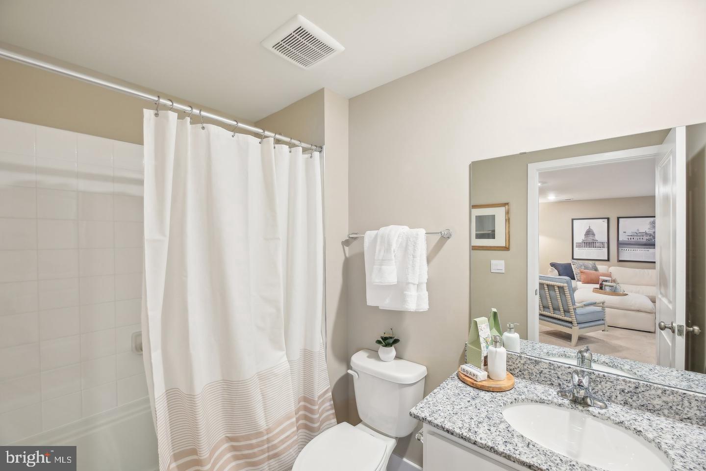 143 Wappinger Ter Property Photo 14