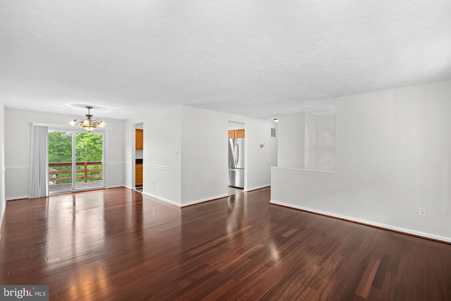 187 Village Ct Property Photo 17