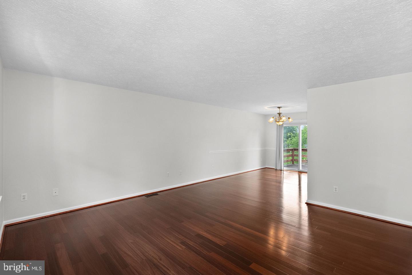187 Village Ct Property Photo 18