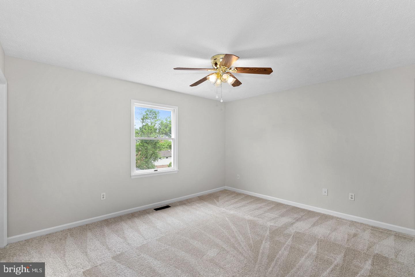 187 Village Ct Property Photo 29