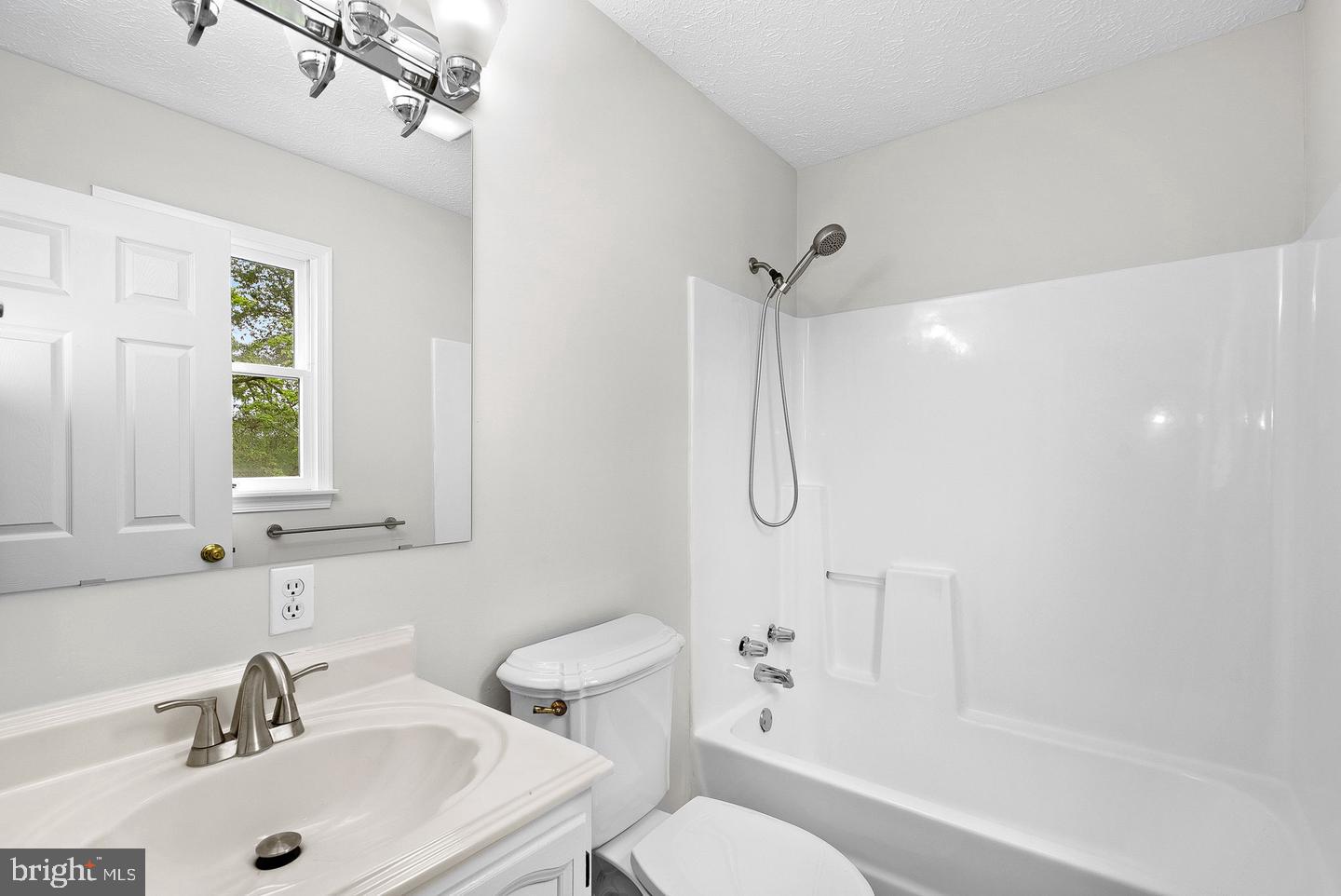 187 Village Ct Property Photo 32