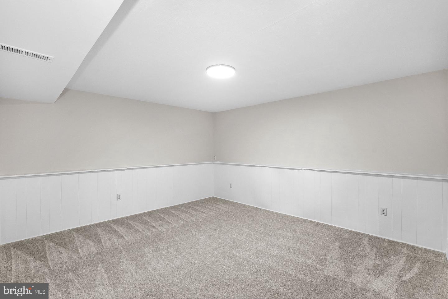 187 Village Ct Property Photo 43