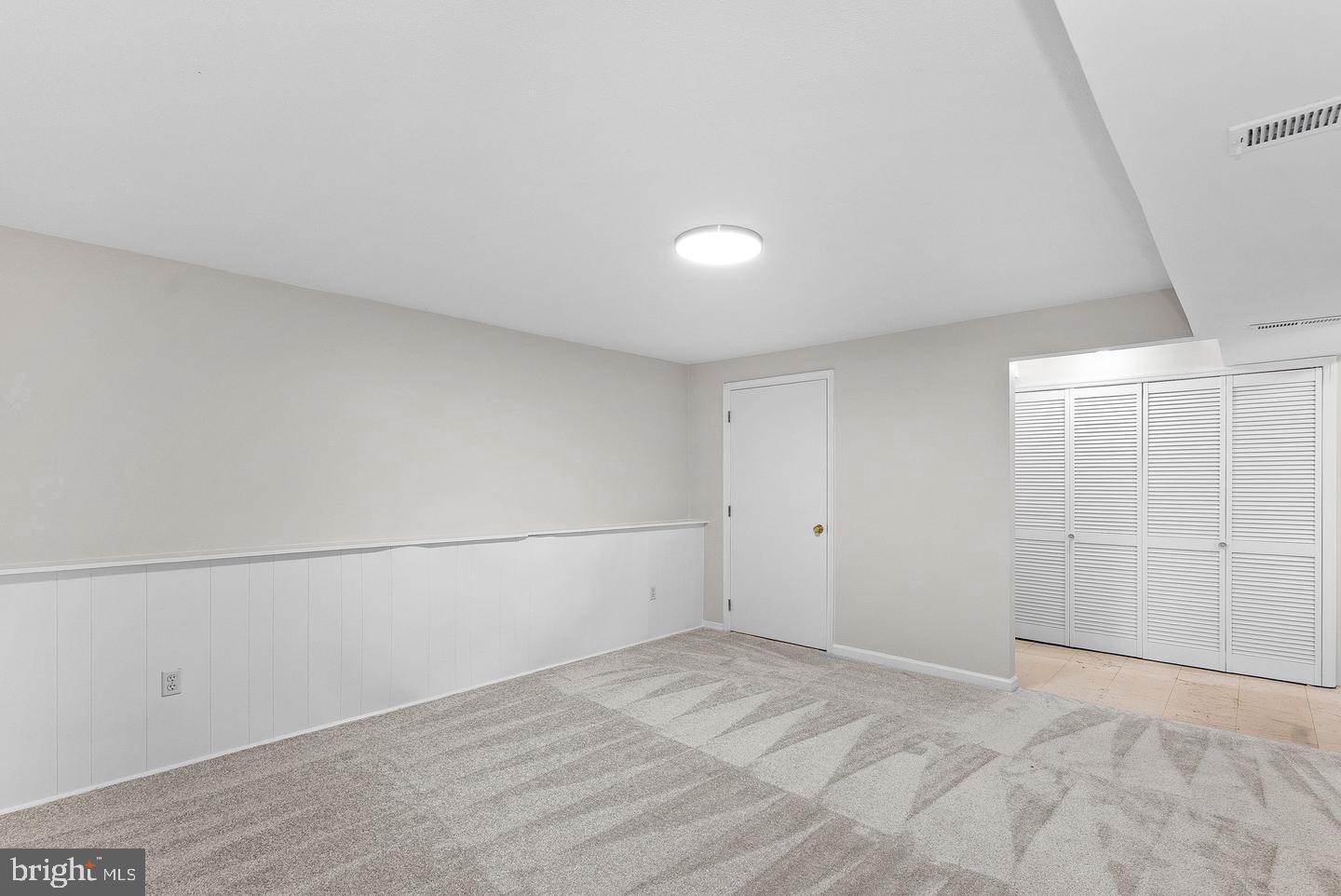 187 Village Ct Property Photo 44