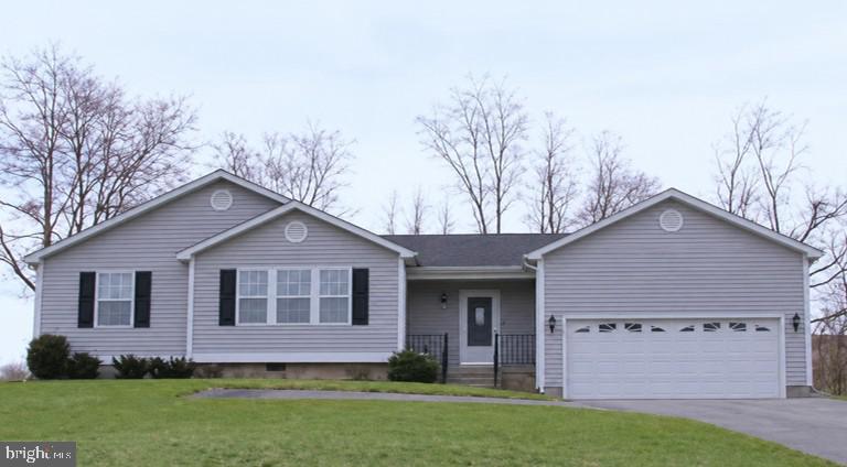 208 LAUCK DR Property Photo 1