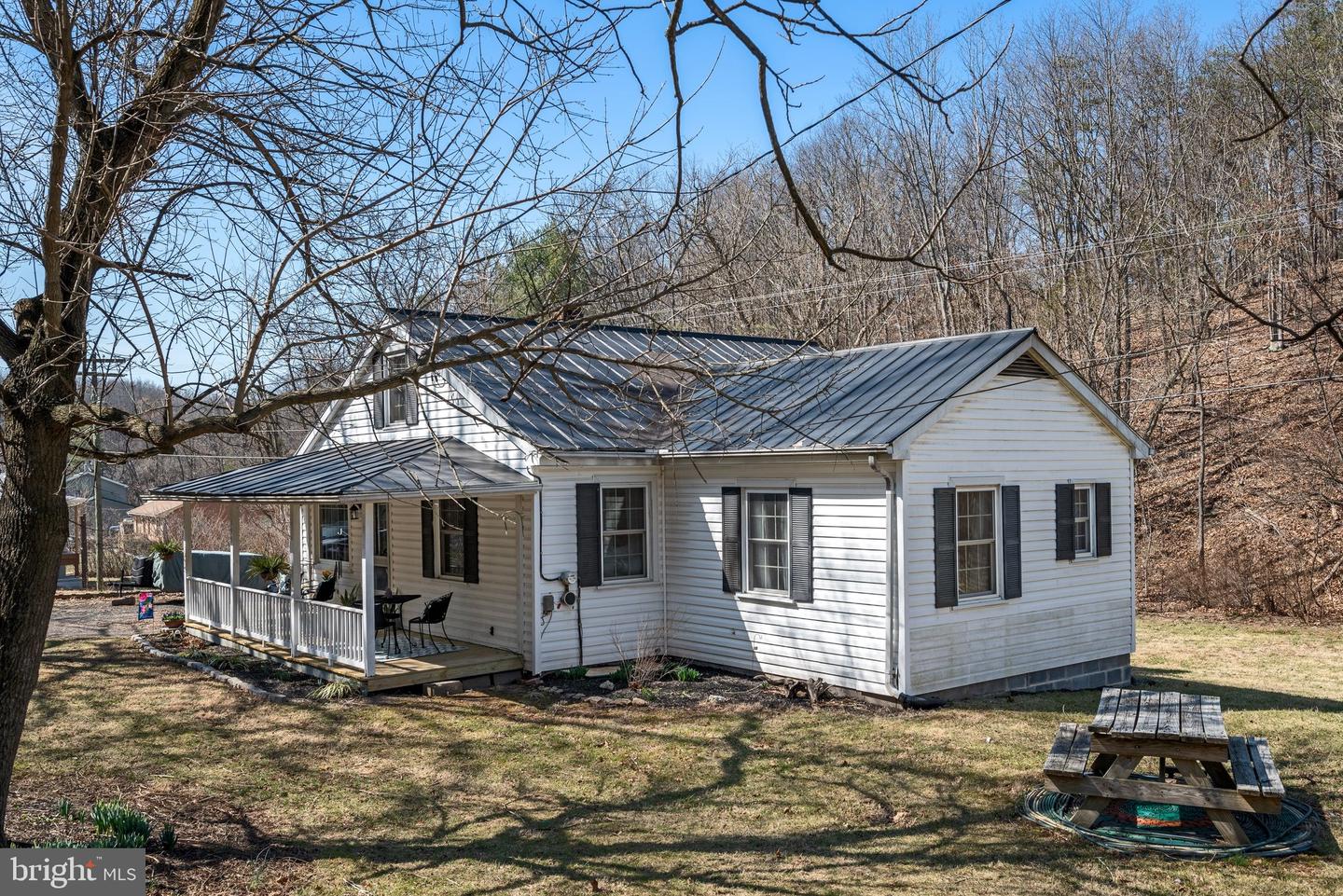 199 Dicks Hollow Rd Property Photo 4
