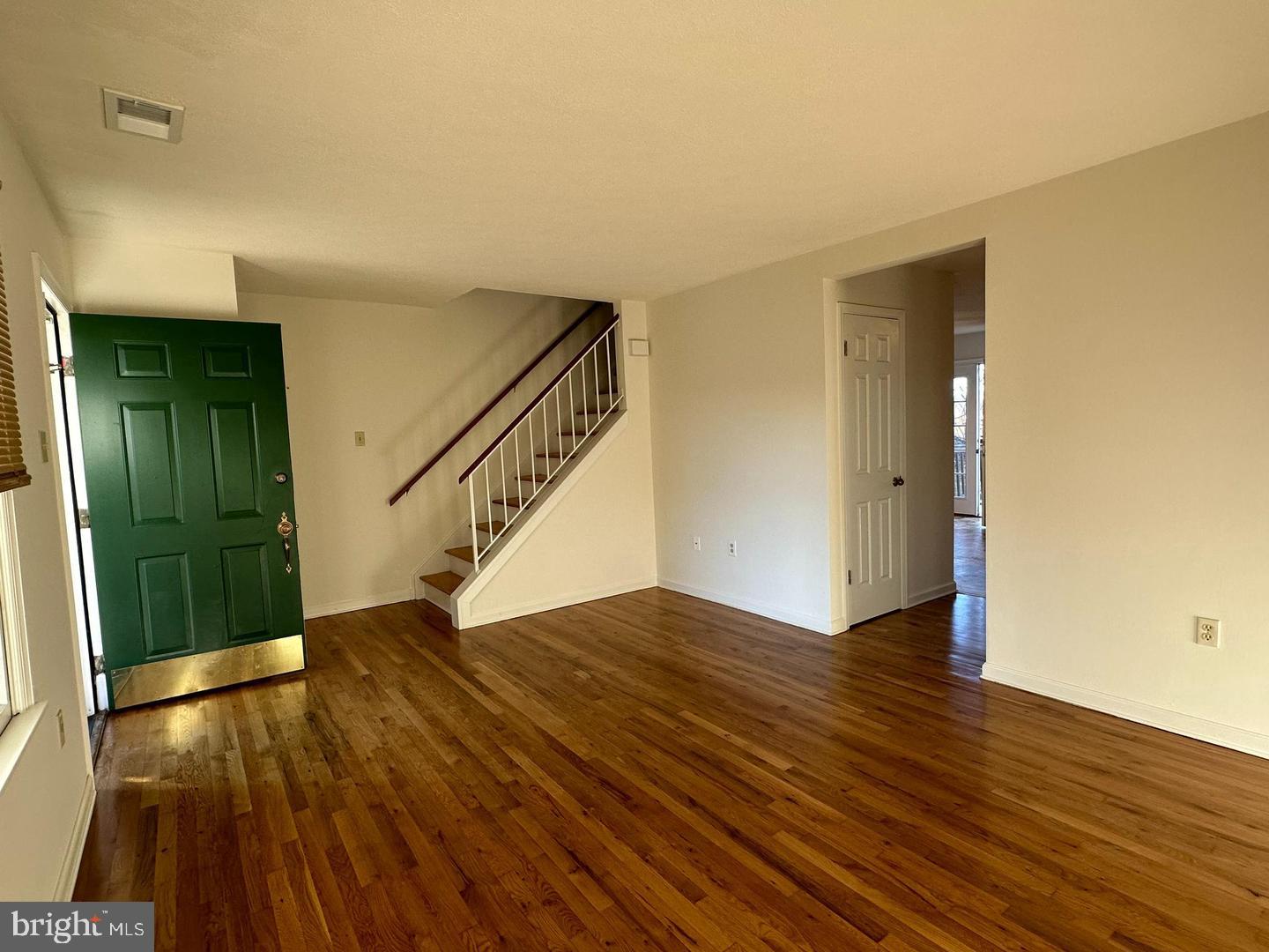606 Tudor Dr Property Photo 2