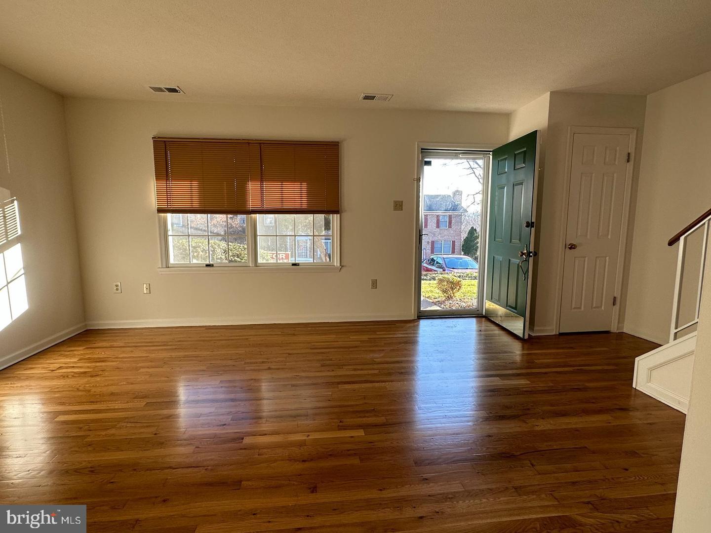 606 Tudor Dr Property Photo 3