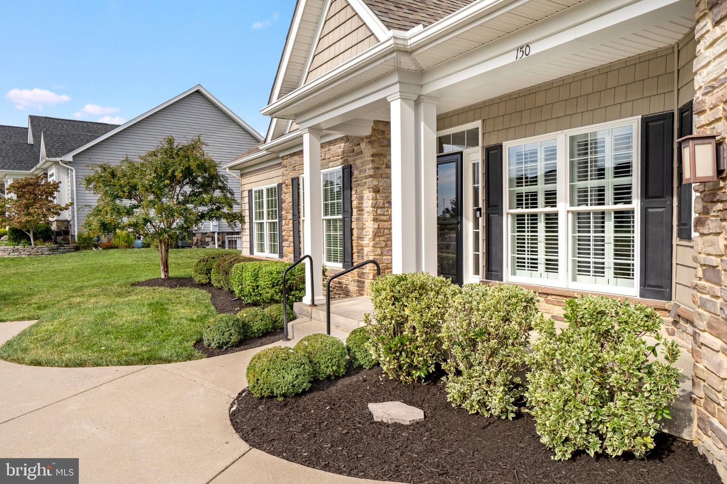 150 Abrams Pointe Blvd Property Photo 4
