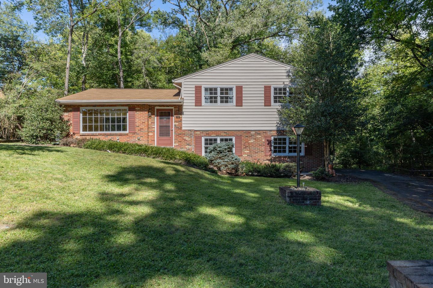 111 Glendale Cir Property Photo 1
