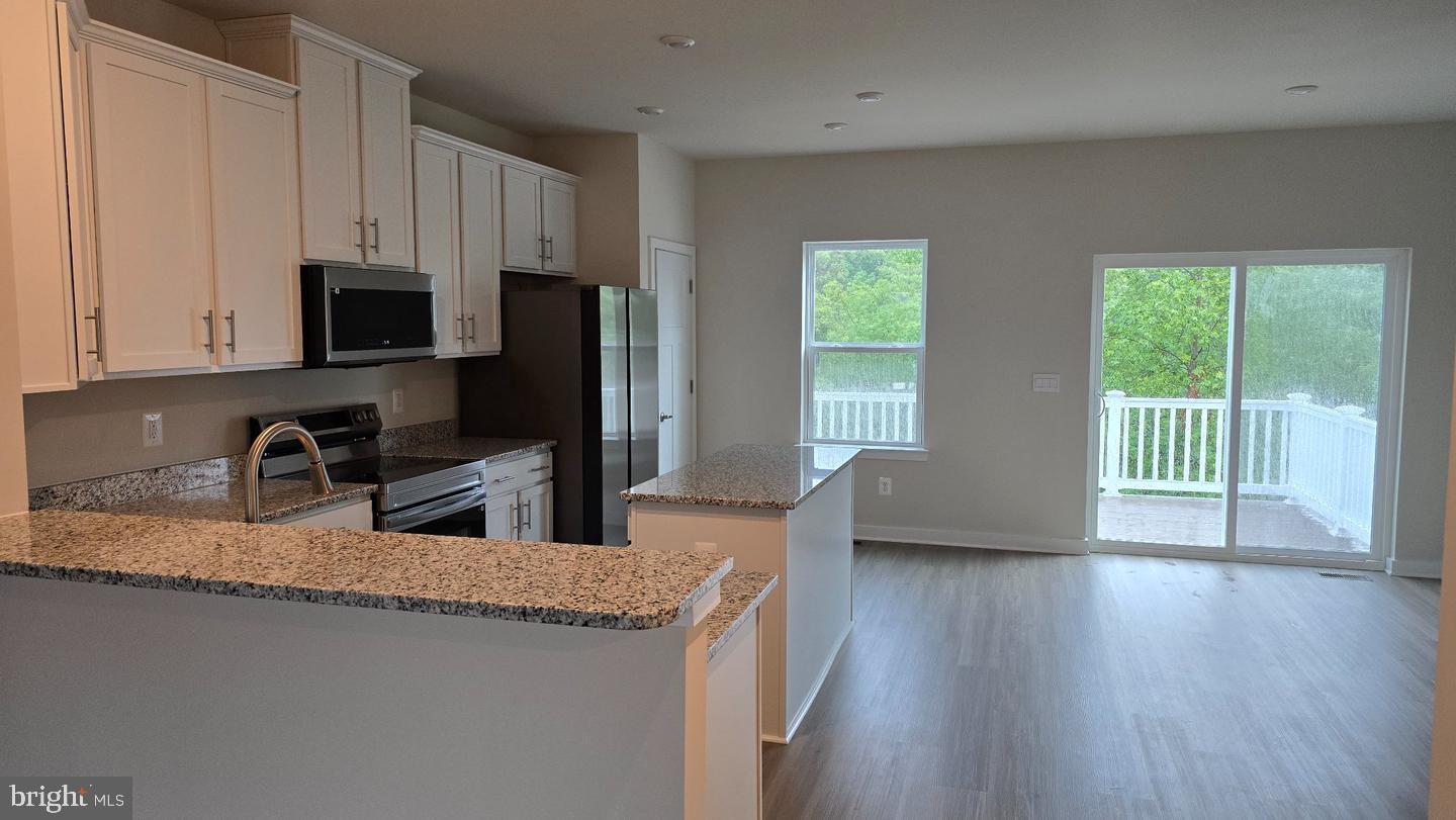 116 Nepal Ct Property Photo 4