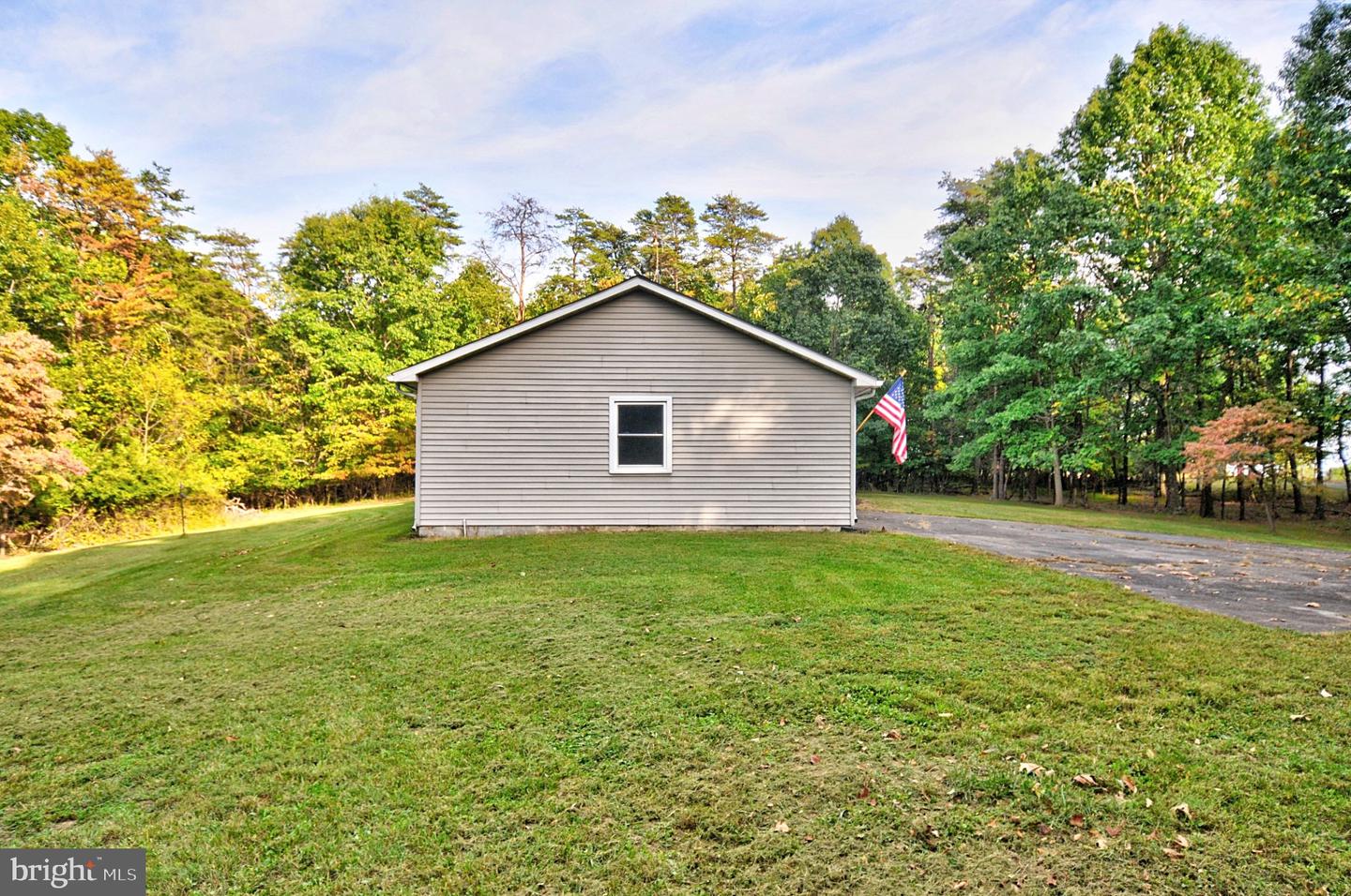 227 Slate Ln Property Photo 7