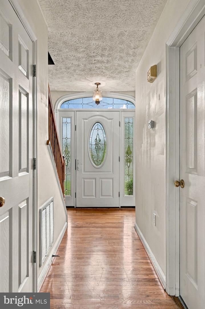 100 Vale Ct Property Photo 6