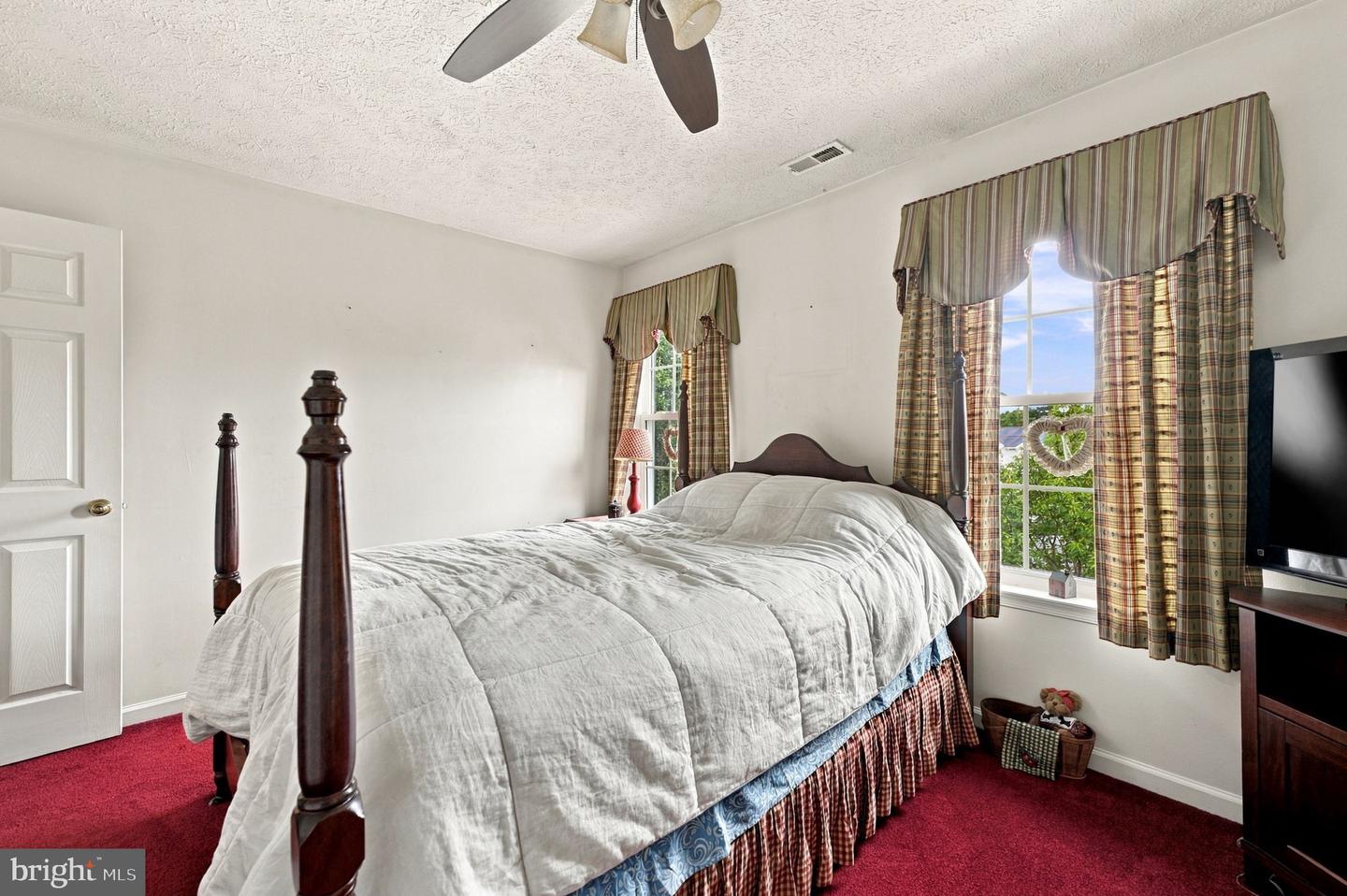 100 Vale Ct Property Photo 28