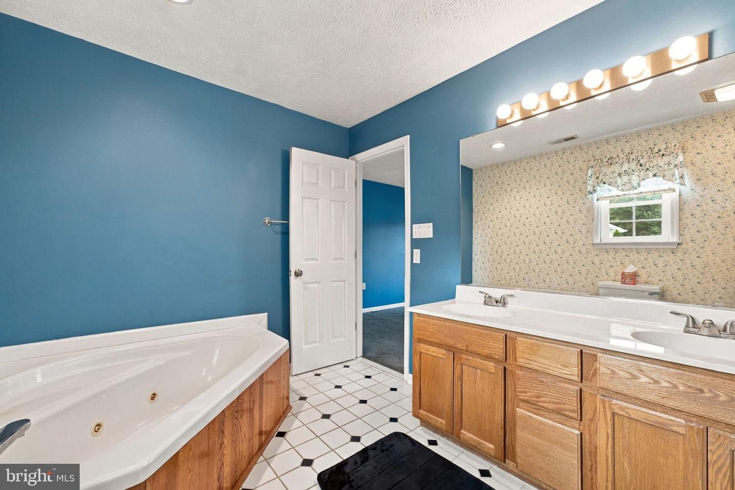 100 Vale Ct Property Photo 40