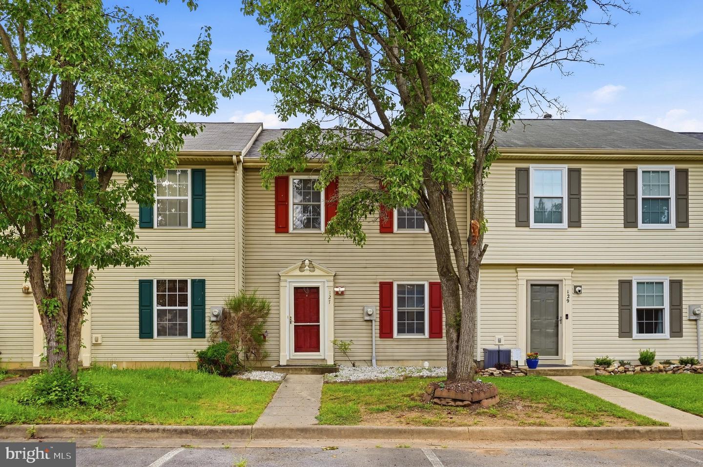 127 Georgetowne Ct Property Photo 2