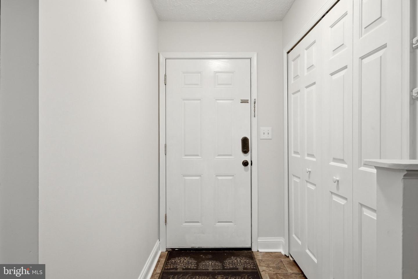 127 Georgetowne Ct Property Photo 3