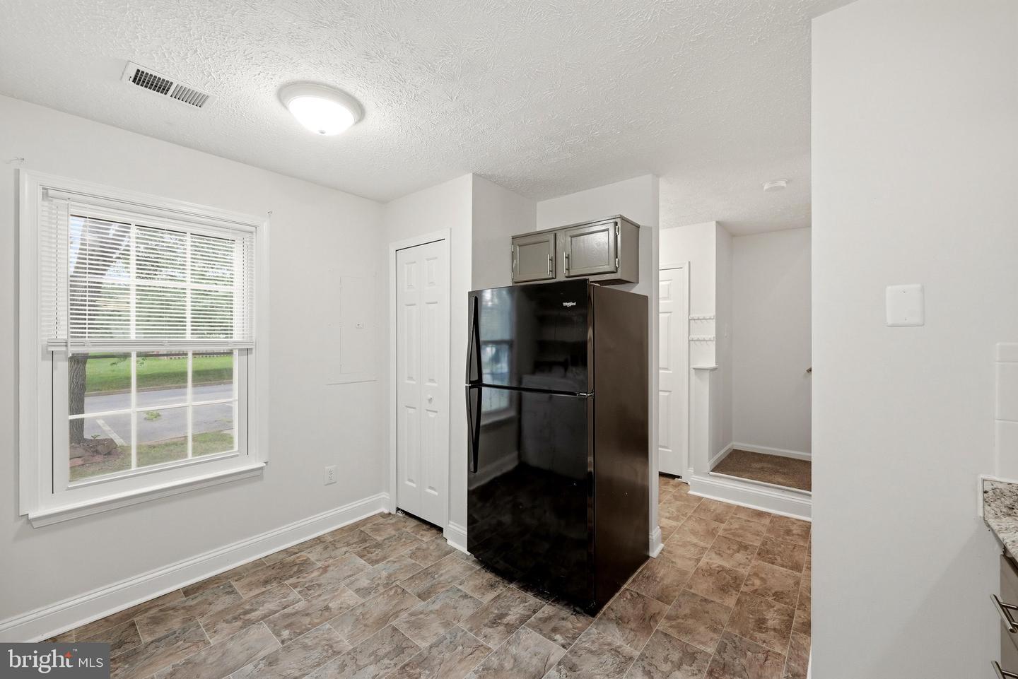 127 Georgetowne Ct Property Photo 9