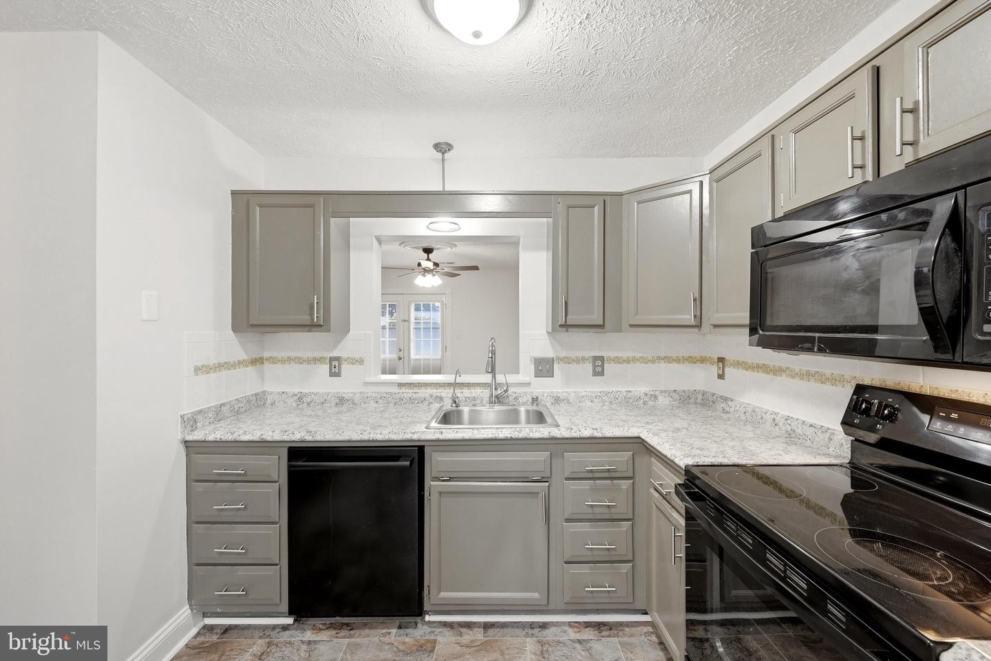 127 Georgetowne Ct Property Photo 10