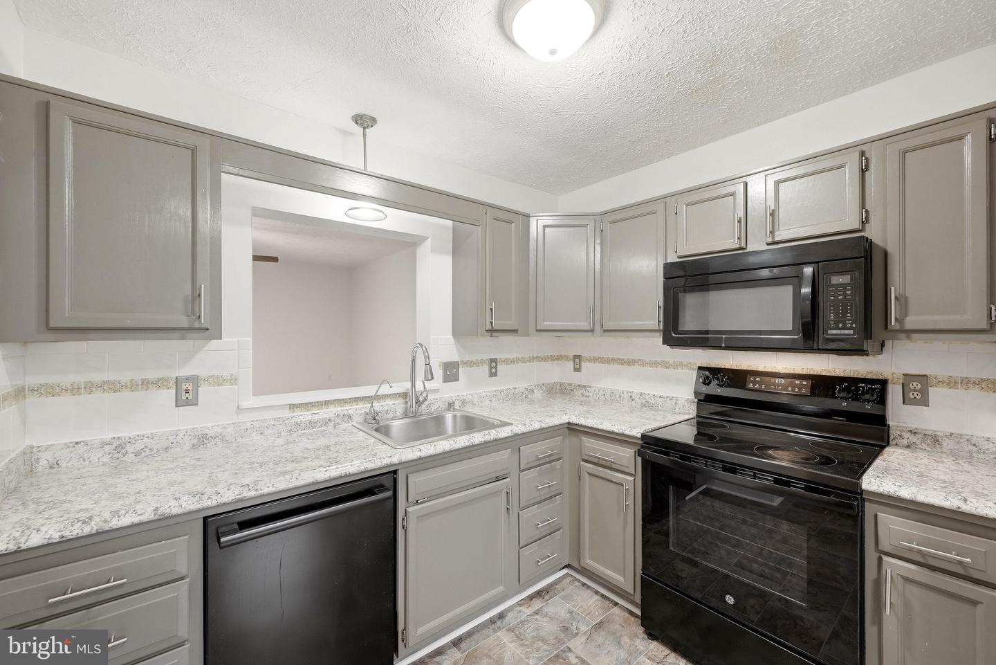 127 Georgetowne Ct Property Photo 11