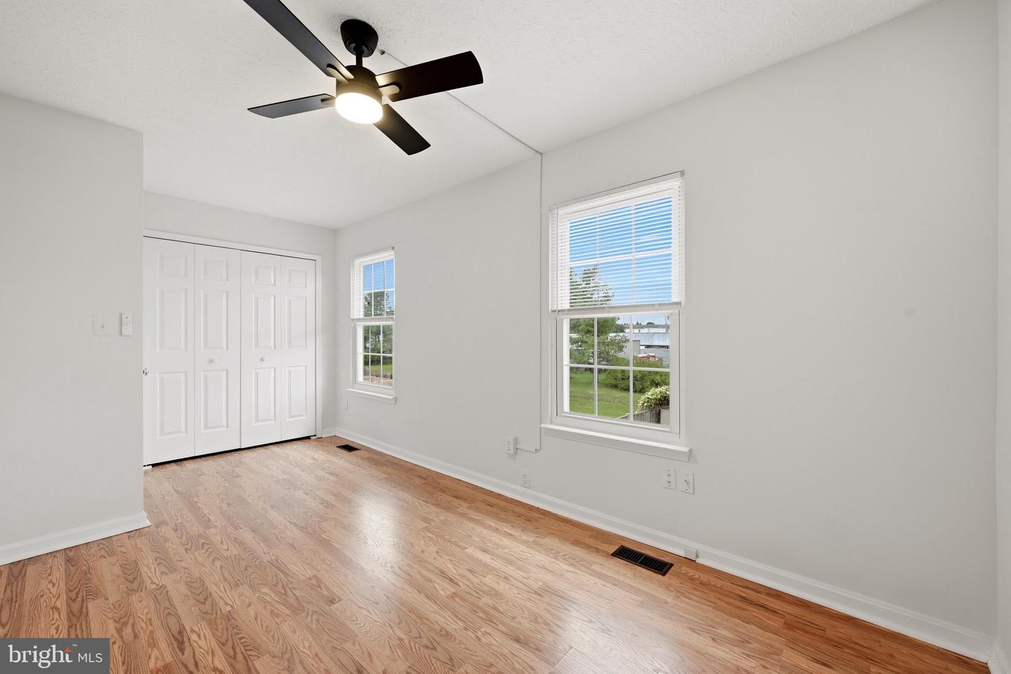 127 Georgetowne Ct Property Photo 17