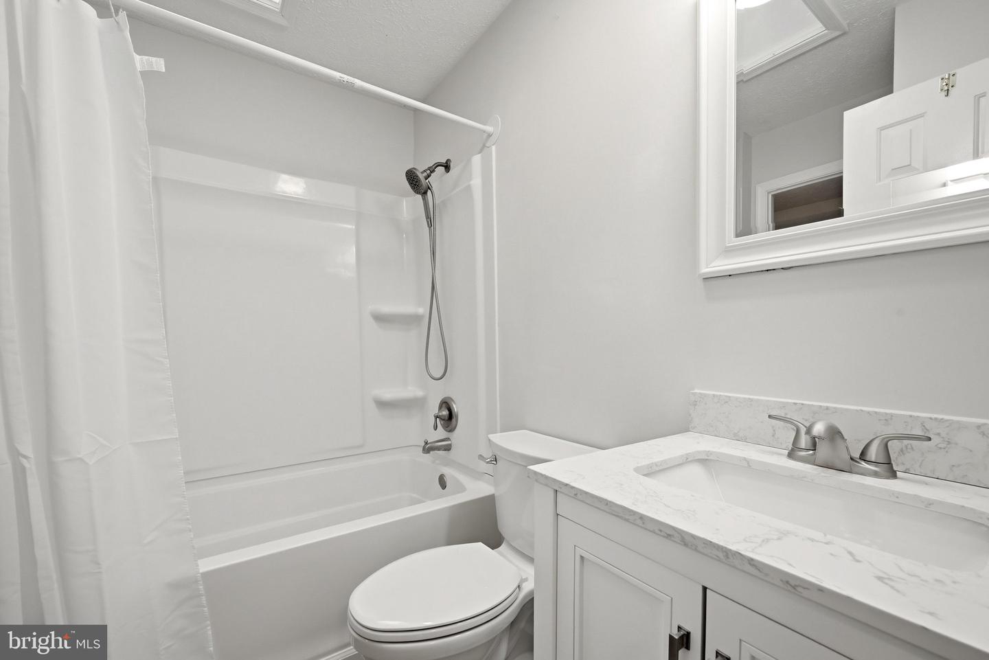 127 Georgetowne Ct Property Photo 22