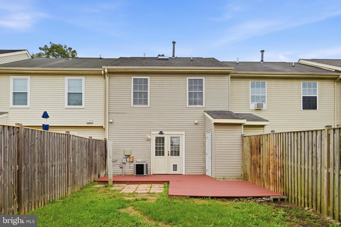 127 Georgetowne Ct Property Photo 25